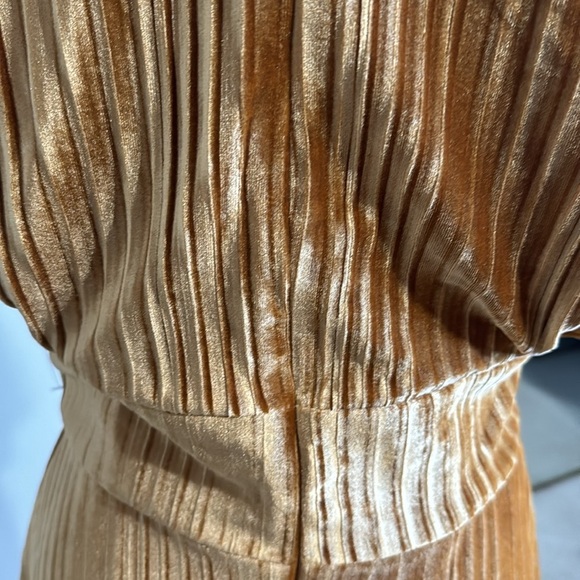 ALEXIA ADMOR Veronica Gold Pleated Velvet Midi Dress‎ size S Wedding Party Event - Picture 7 of 11